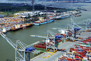 Zespół portowy Antwerpia-Brugia zmniejszył obrót towarowy i kontenerowy