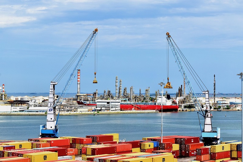 Reliability of shipping line schedules falls below 57%
