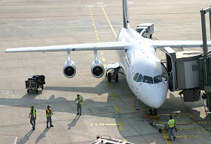 Stały spadek na rynku przewozów lotniczych